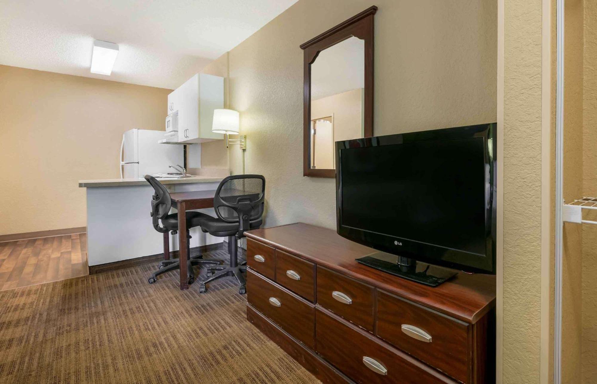 เอ็กซ์เทนด์ สเตย์ อเมริกา เกนส์วิลล์ I 75 Hotel ภายนอก รูปภาพ