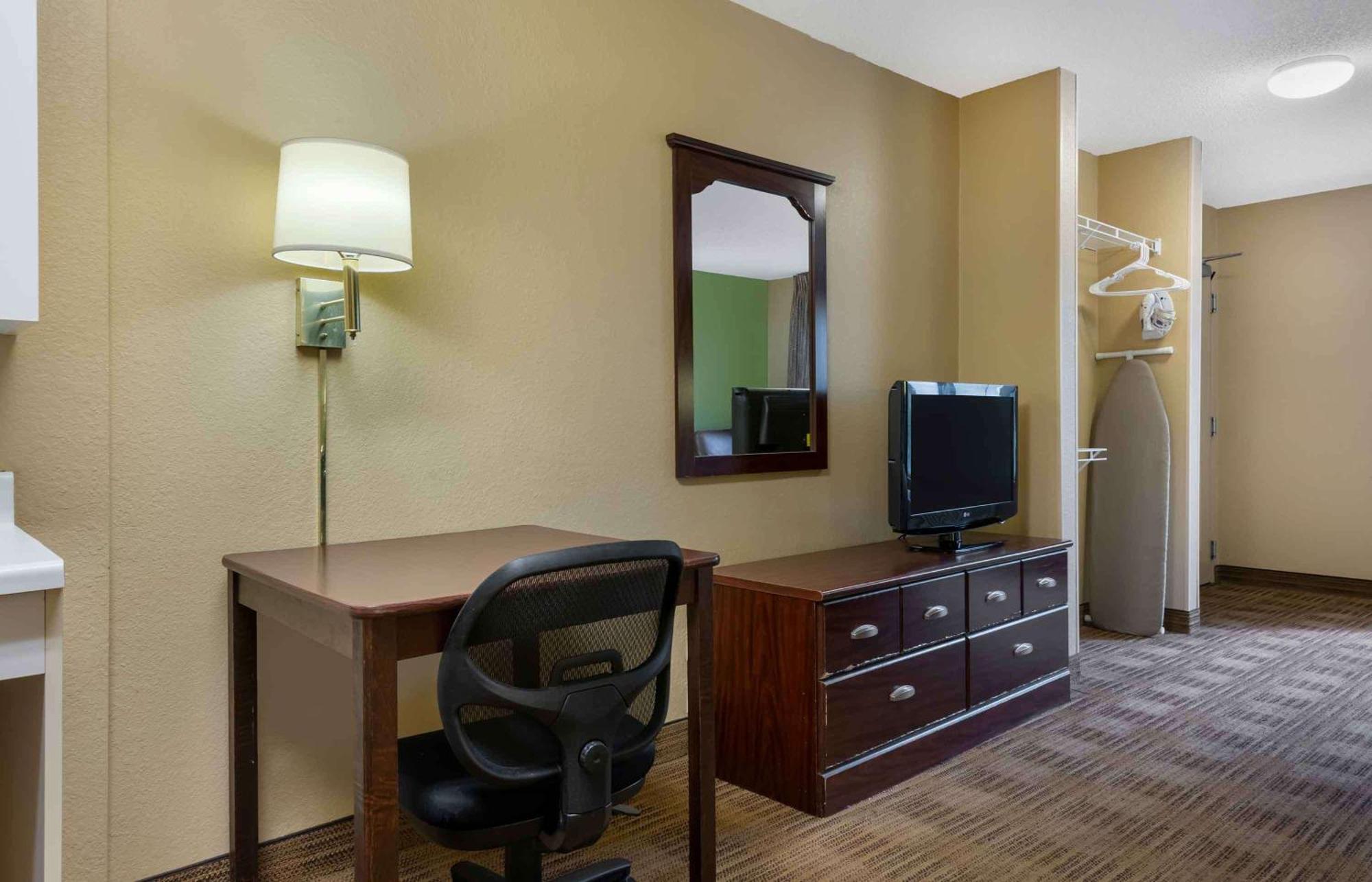 เอ็กซ์เทนด์ สเตย์ อเมริกา เกนส์วิลล์ I 75 Hotel ภายนอก รูปภาพ